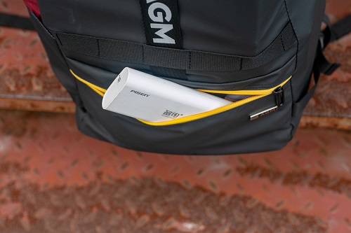 、4G背包背包物联网卡在哪里购买?
　　目前，市面上有很多电商平台和实体店都能购买到4G背包和物联网卡。但是，在购买之前，建议先了解一下自己需要的套餐和网络覆盖情况，再做出选择。寰宇星空物联网公司（/）是三大运营商合作伙伴，拥有三大运营商物联网卡资源，整合三大运营商物联卡，实现三网合一，一张物联网卡可以任意切换移动联通电信信号，十分方便，同时，信号稳定性强，流量真实，物联网卡品质有保障，是智能设备公司采购物联网卡的不二选择！